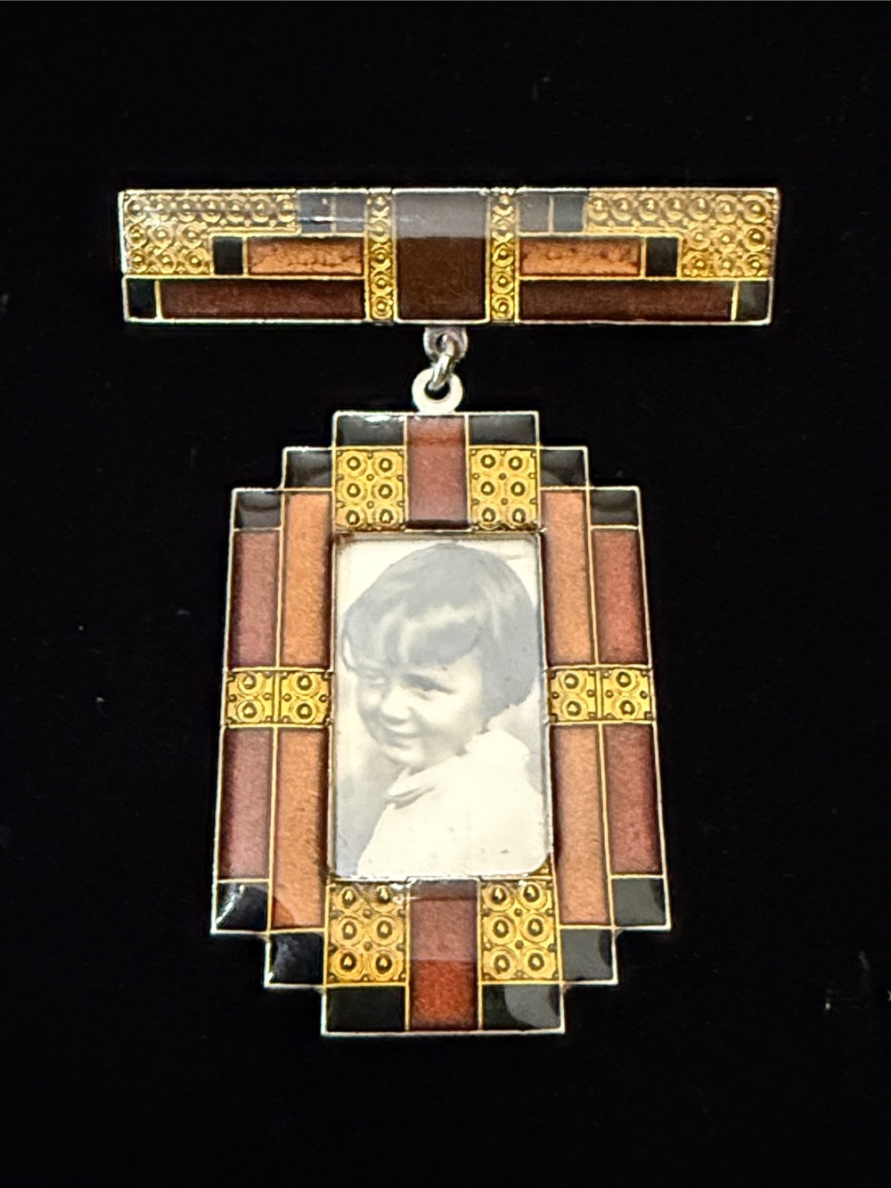 ART DECO STYLE PHOTO FRAME  BROOCH  PIN MINT